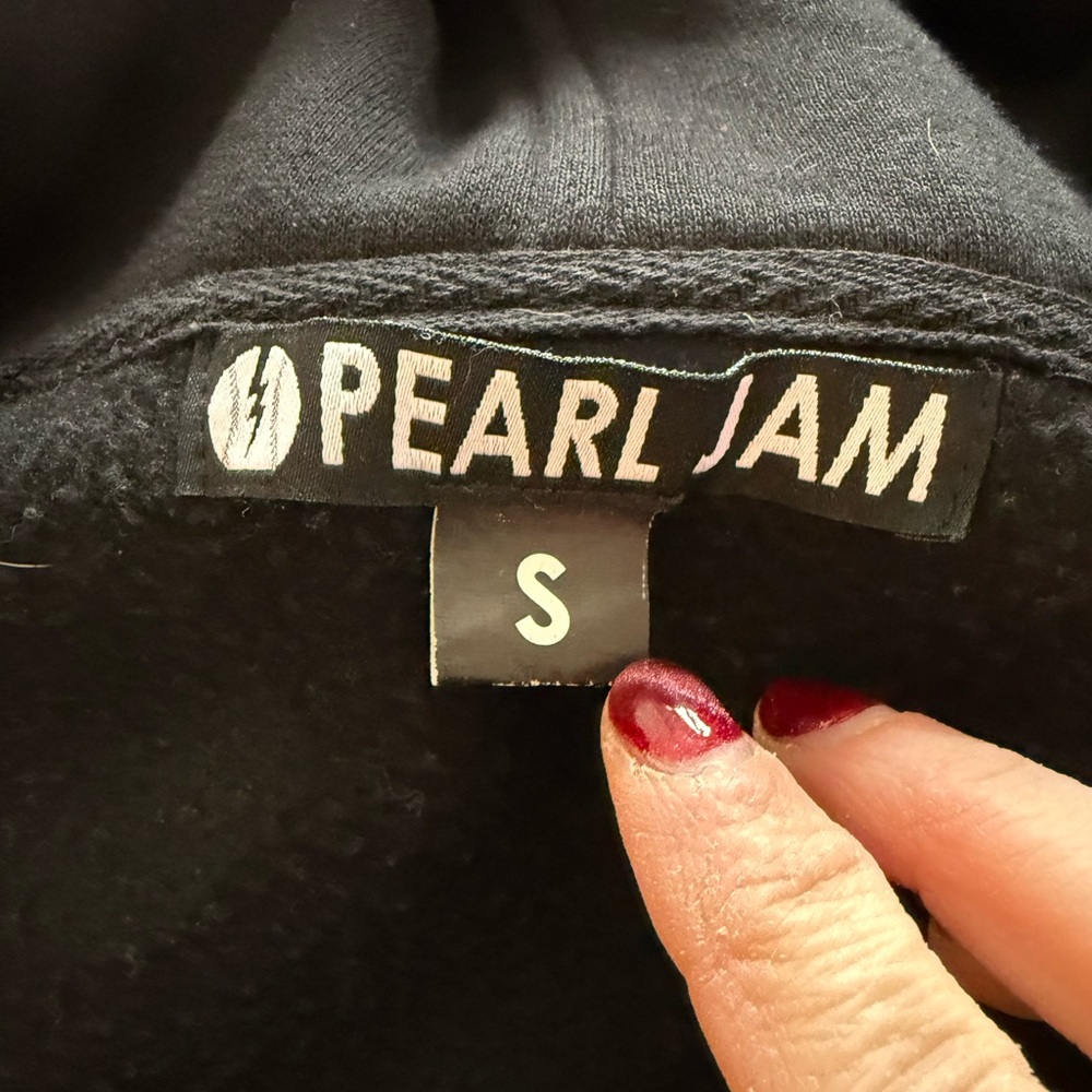 Pearl Jam official concert merch - 2016 Wrigley hoodie - Picture 7 of 7